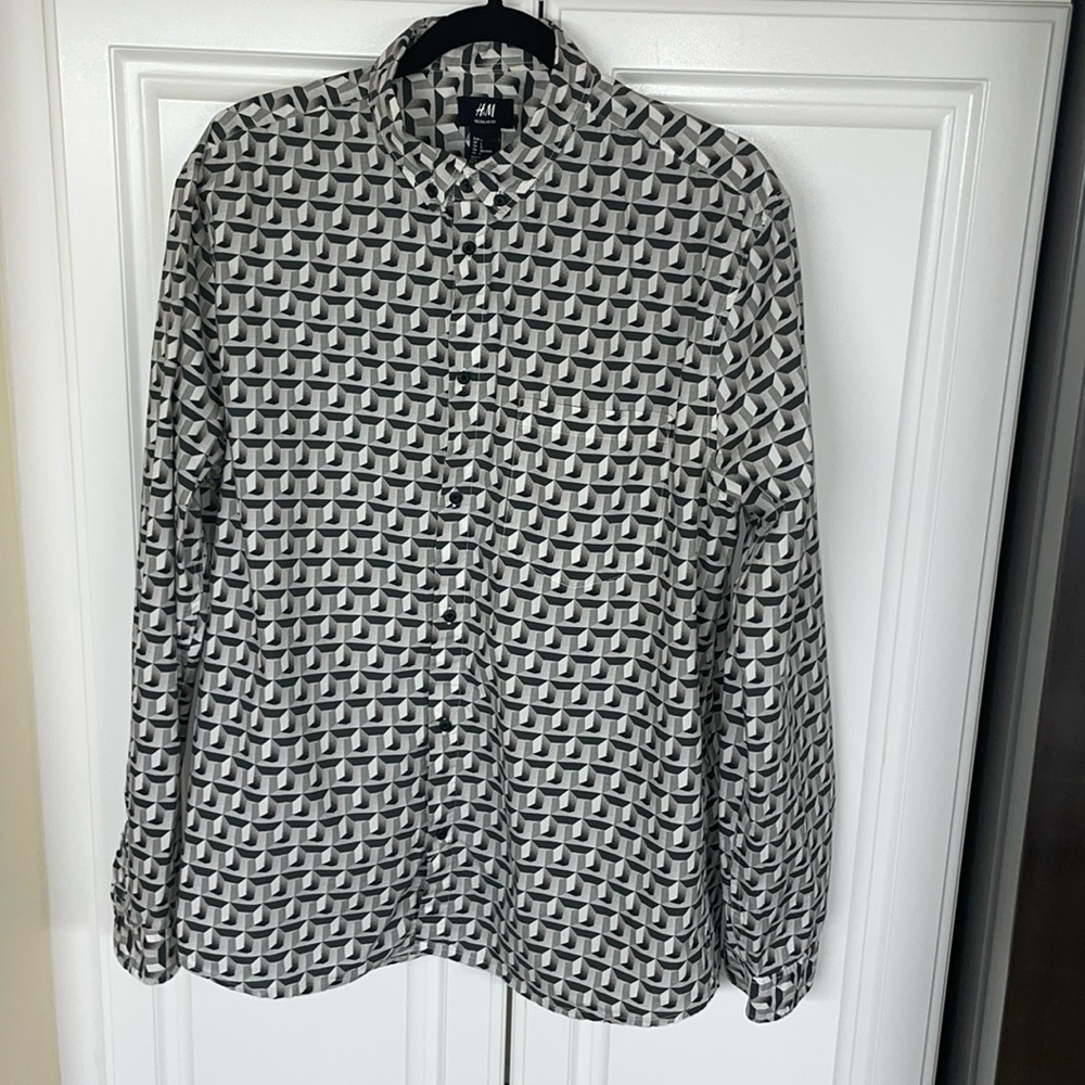 H&M Contemporary Long Sleeve Button Front Shirt
